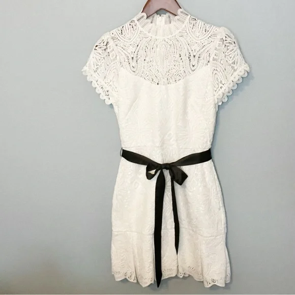 a night in tokyo lace dress - burgundy Rêverie Red Sweetheart Neck Maxi Dress main image 0